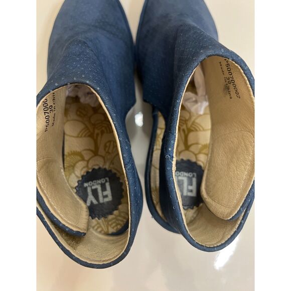 Fly London Yuzu wedge sandal. Size 39(W) - Picture 4 of 8